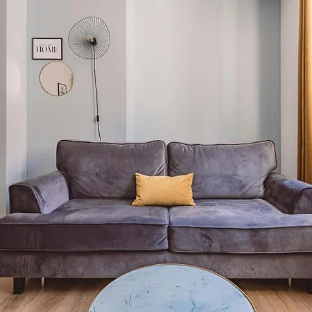 - Center - Cathedrale - Forum * Reims